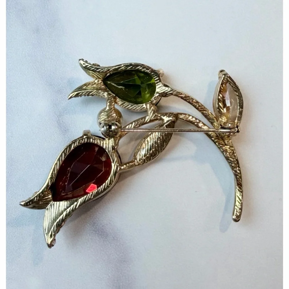 (VTG) Red/Green Rhinestone Gold-Tone Floral Brooch - Picture 6 of 13
